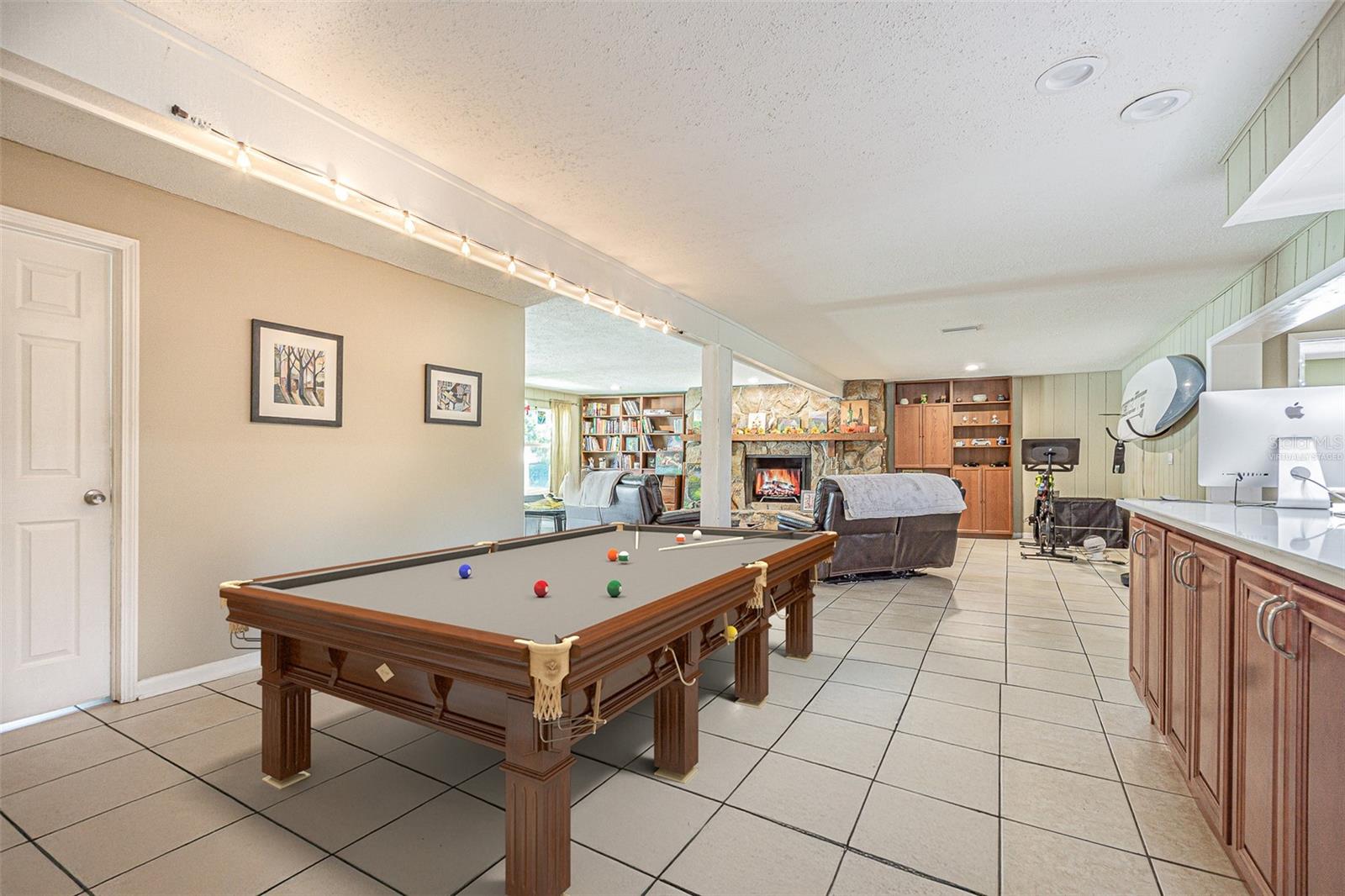 SPANISH OAKS - Residential