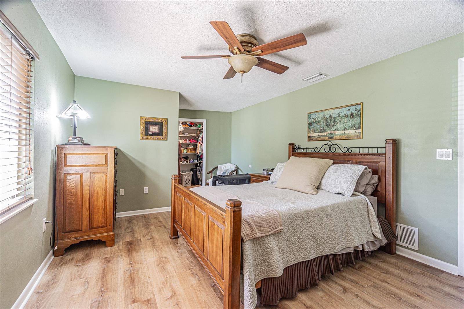 SPANISH OAKS - Residential