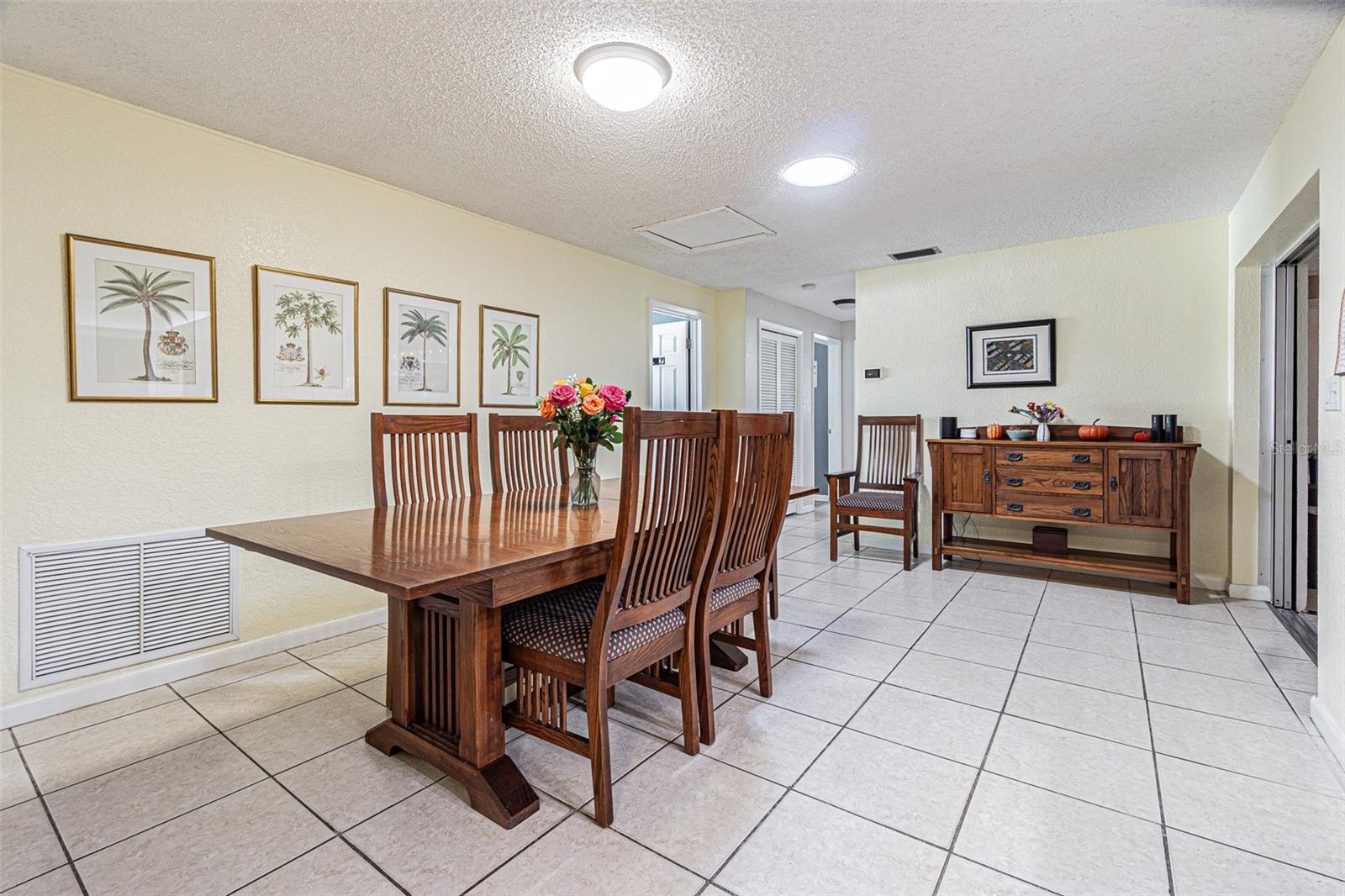 SPANISH OAKS - Residential