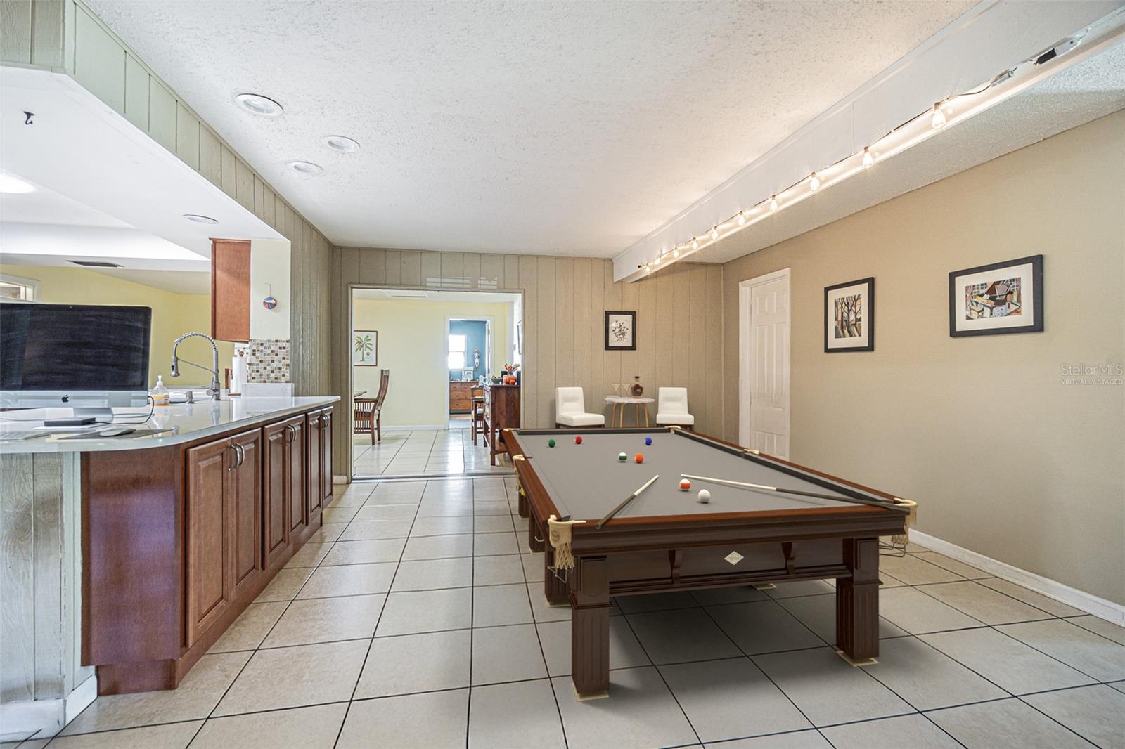 SPANISH OAKS - Residential