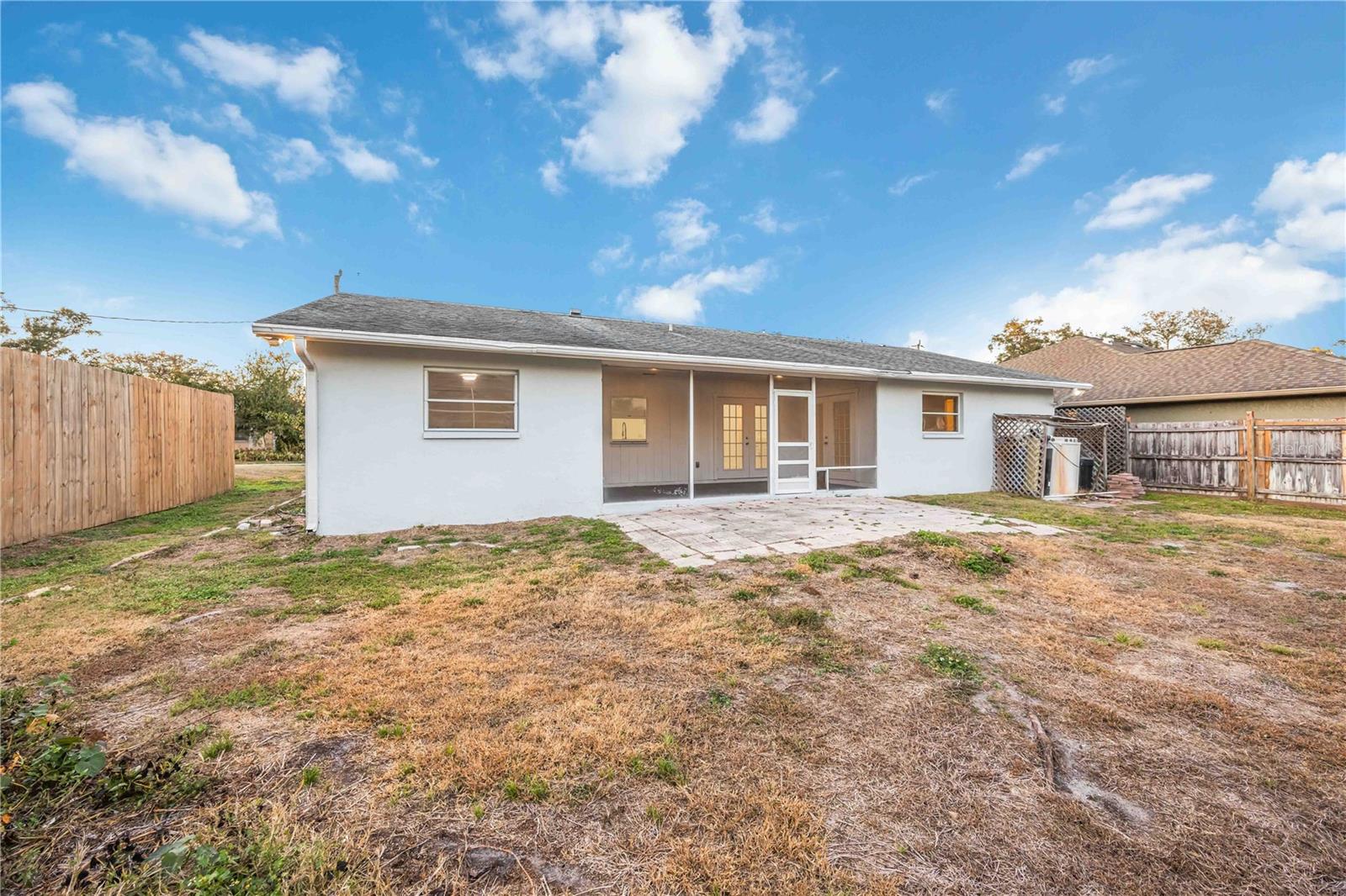 LAKE SARASOTA - Residential