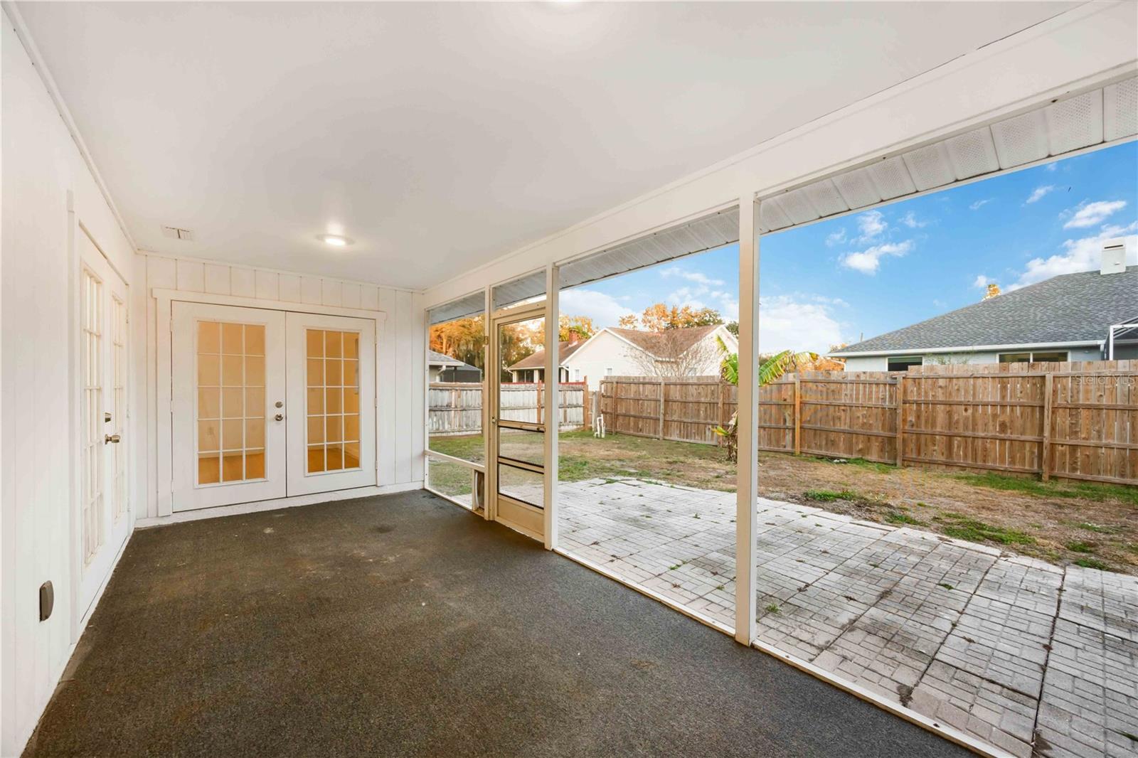 LAKE SARASOTA - Residential