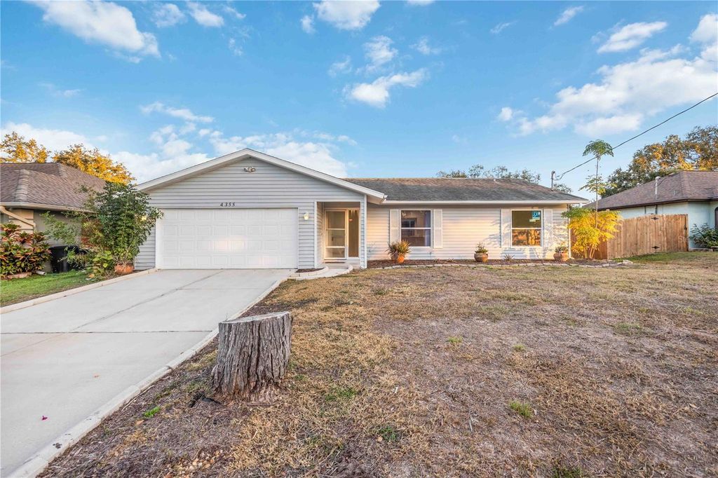 Photo of 4355 Berkshire Drive, Sarasota, FL 34241 (MLS # A4679930)