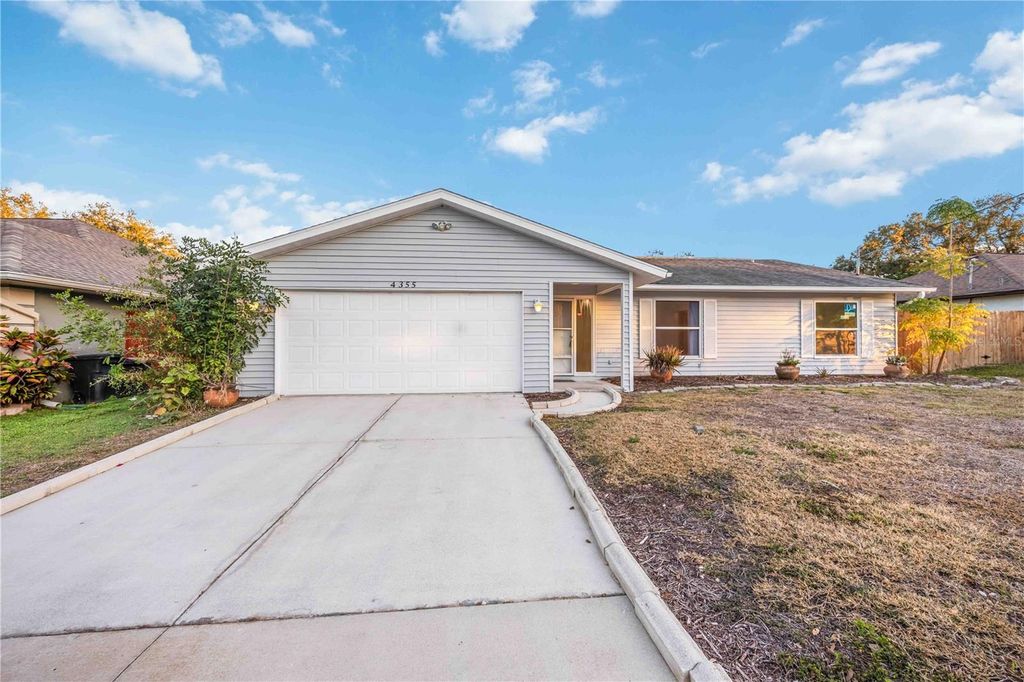 Photo of 4355 Berkshire Drive, Sarasota, FL 34241 (MLS # A4679930)