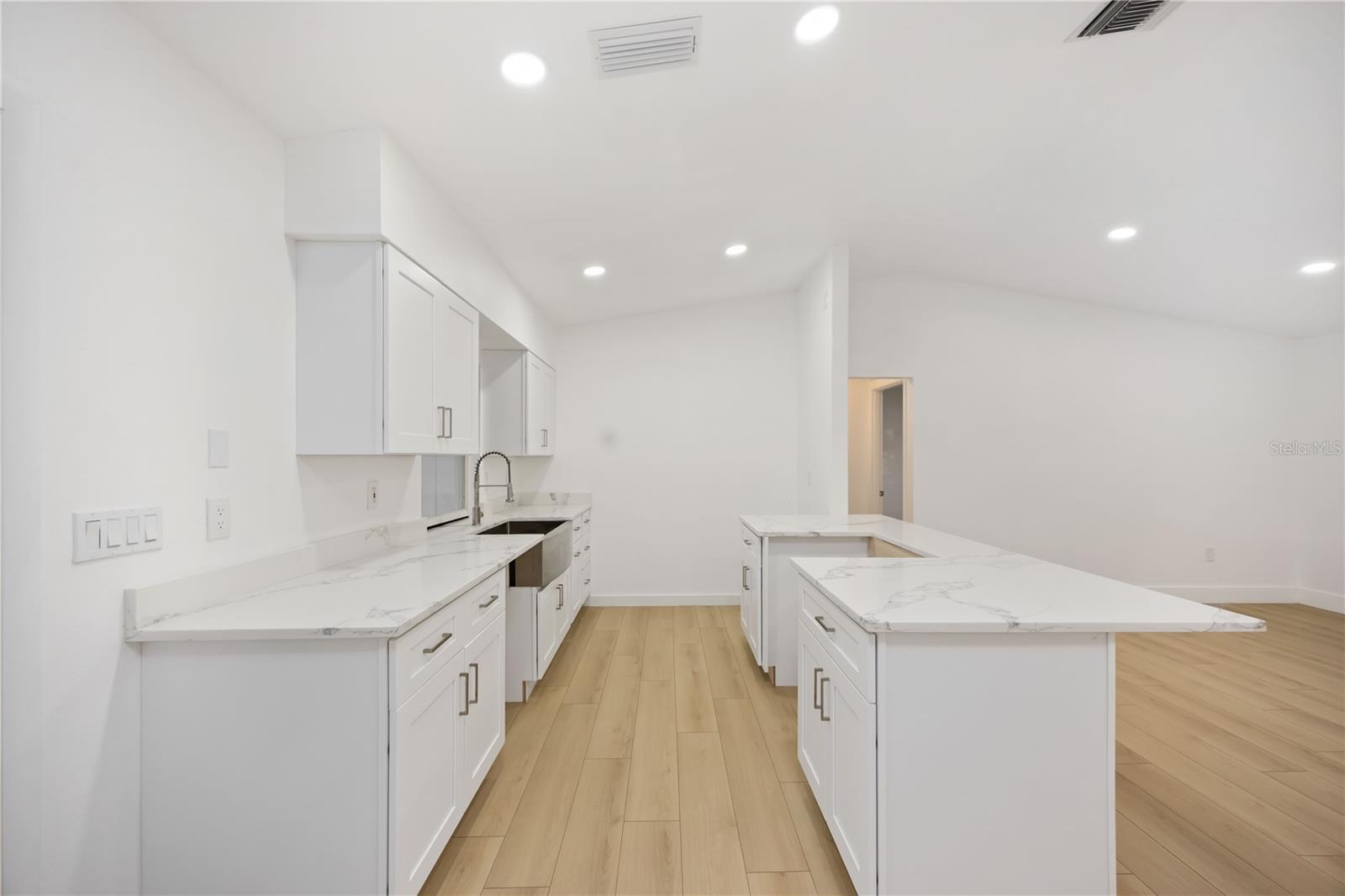 LAKE SARASOTA - Residential