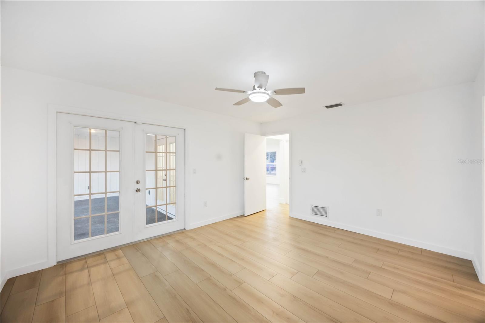 LAKE SARASOTA - Residential