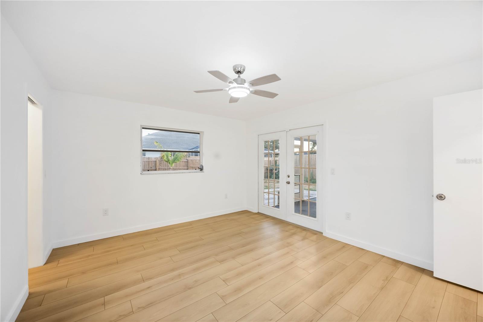 LAKE SARASOTA - Residential