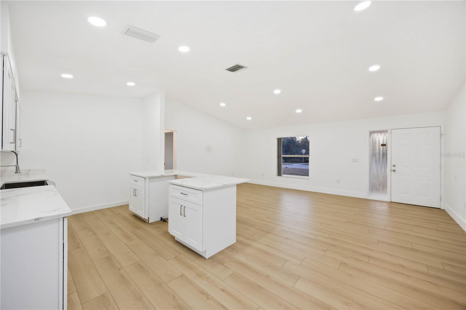 LAKE SARASOTA - Residential