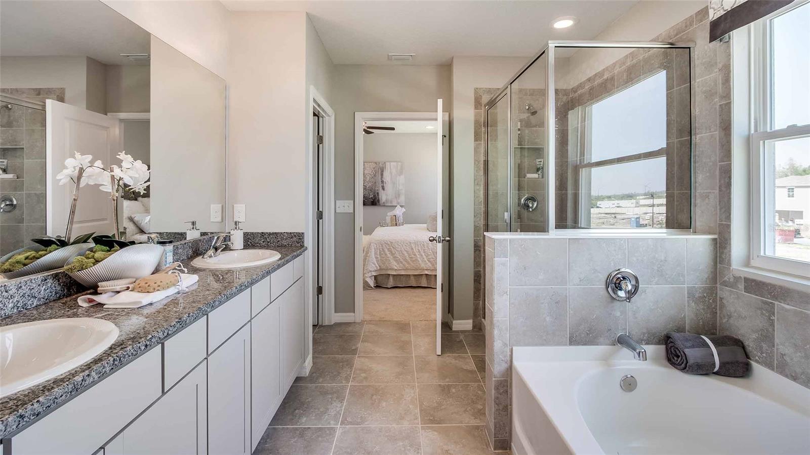BELLA LAGO - Residential