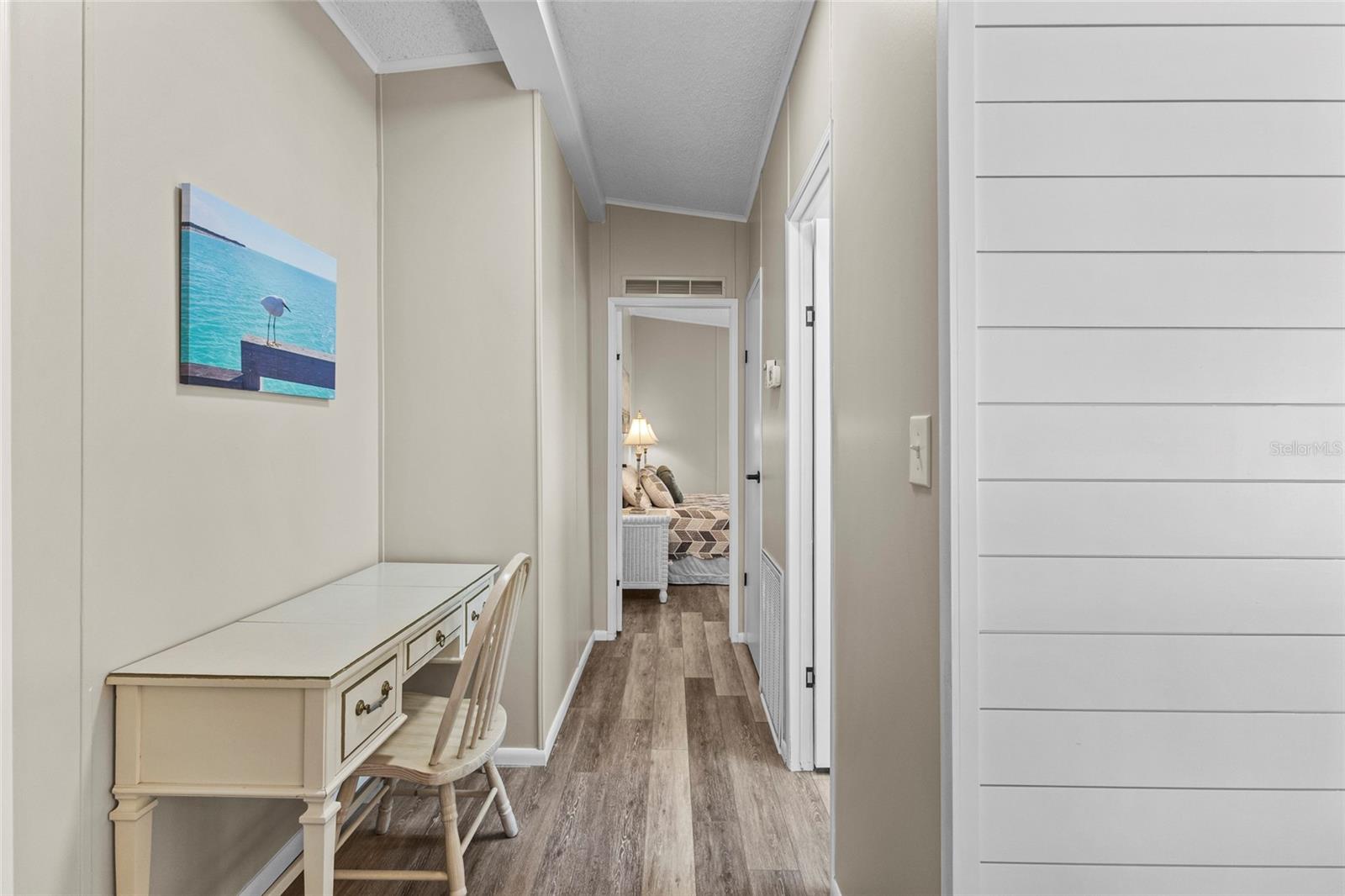 LA CASA MHP CO-OP - Residential Lease