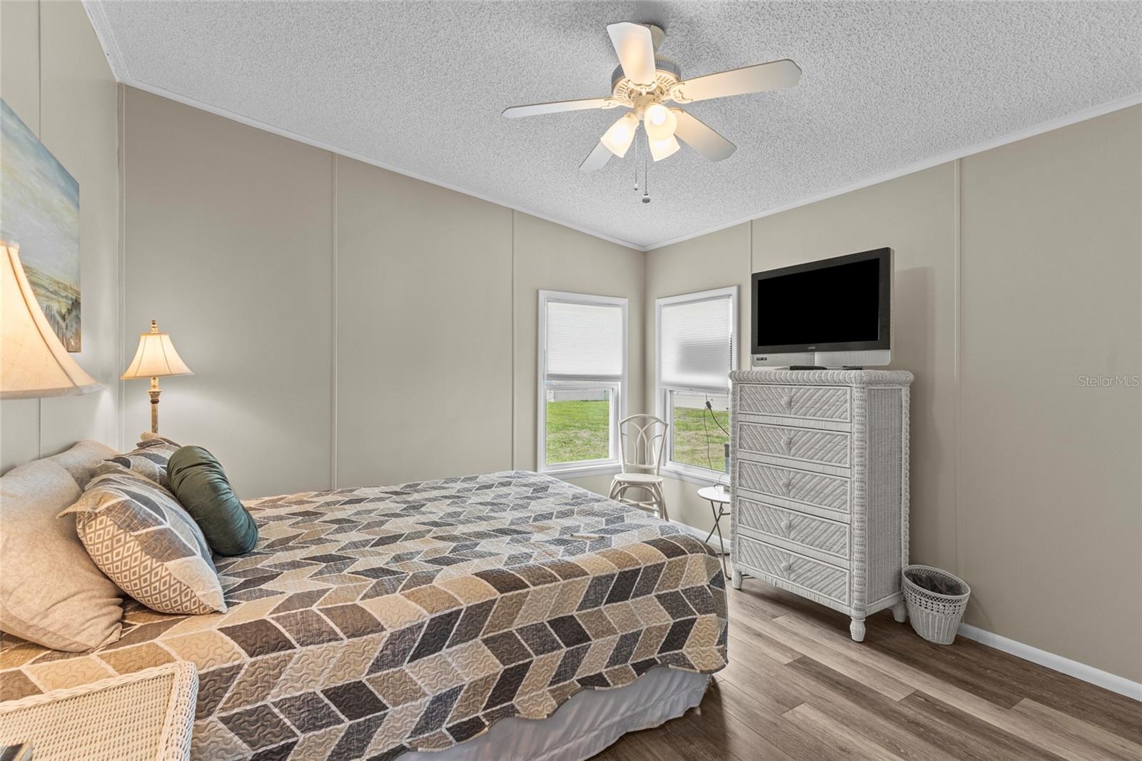 LA CASA MHP CO-OP - Residential Lease