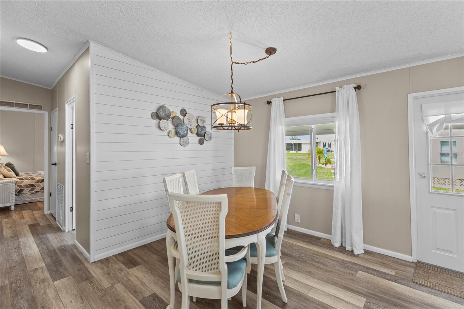 LA CASA MHP CO-OP - Residential Lease