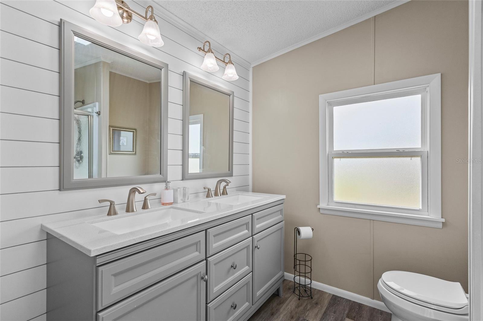 LA CASA MHP CO-OP - Residential Lease