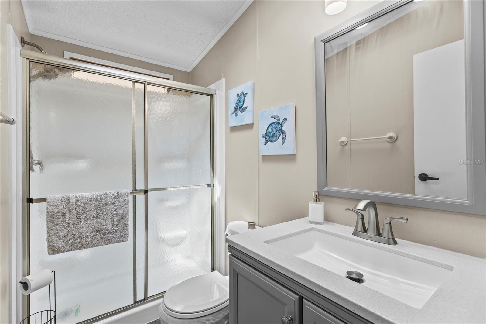 LA CASA MHP CO-OP - Residential Lease