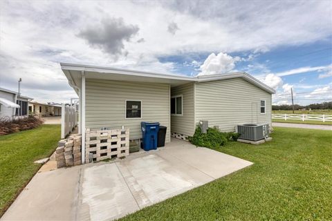 A home in ELLENTON