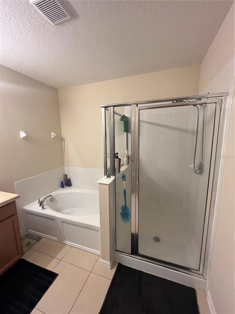 LAUREL ESTATES - Residential Lease