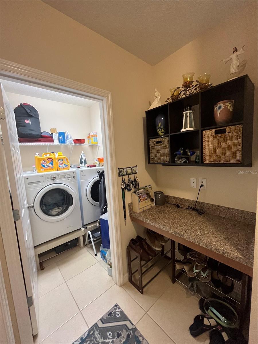 LAUREL ESTATES - Residential Lease