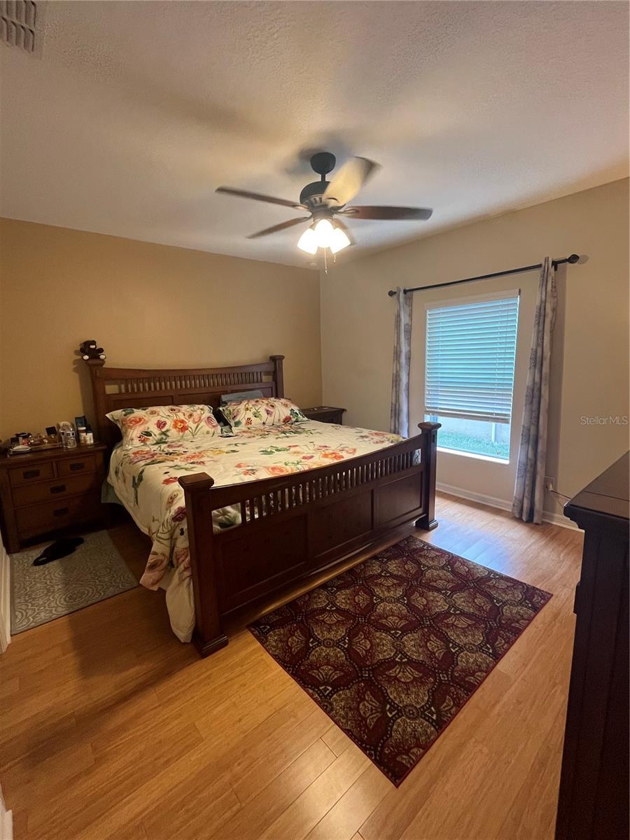 LAUREL ESTATES - Residential Lease