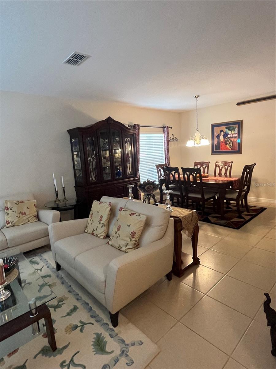 LAUREL ESTATES - Residential Lease