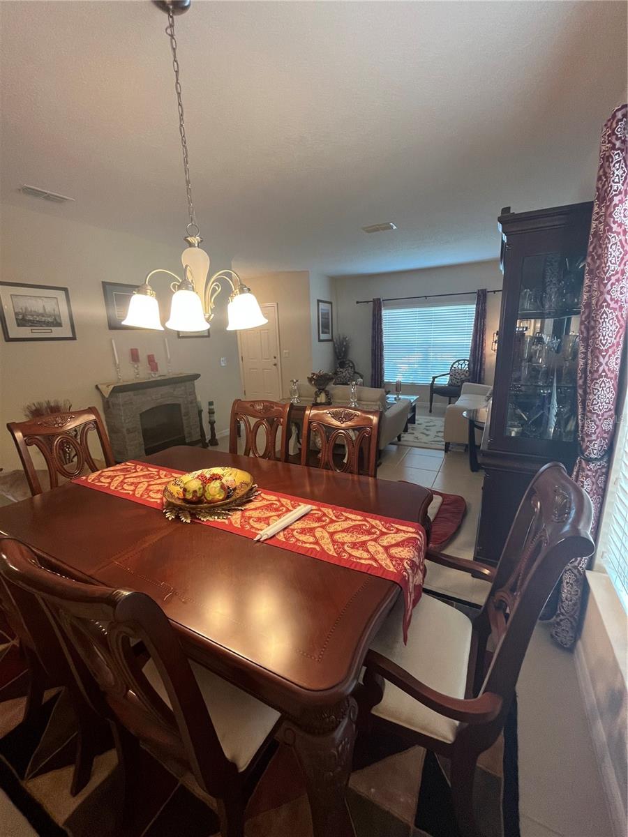 LAUREL ESTATES - Residential Lease