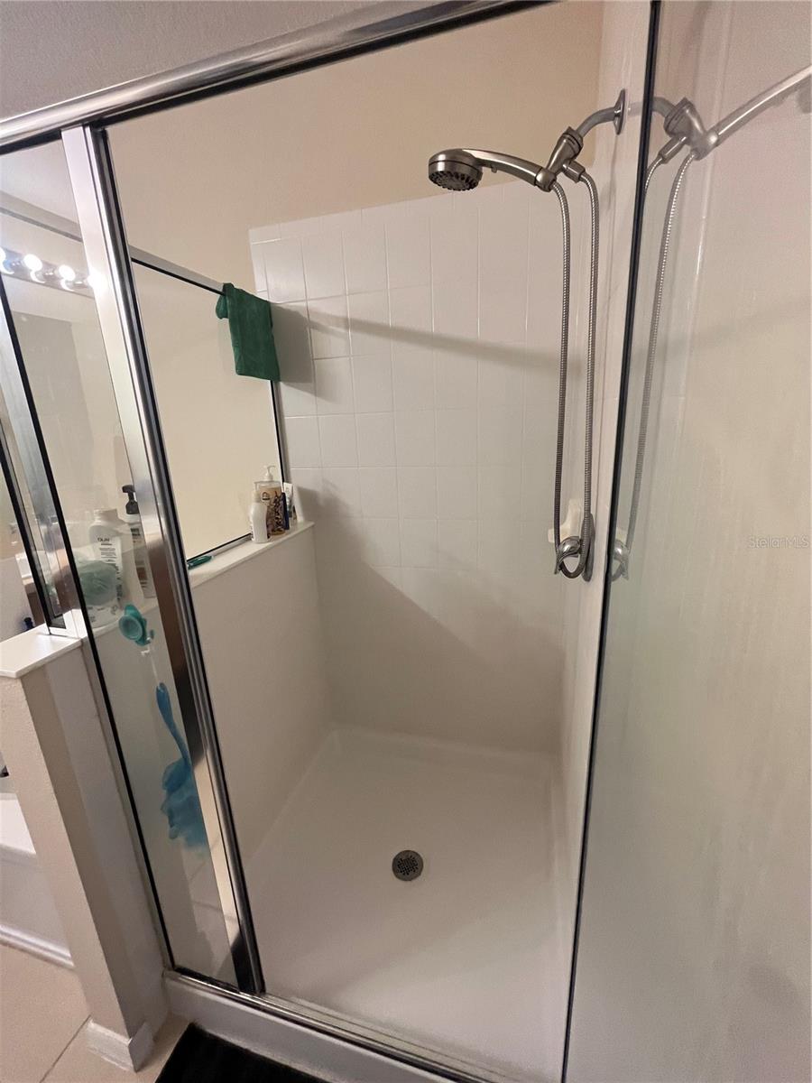 LAUREL ESTATES - Residential Lease