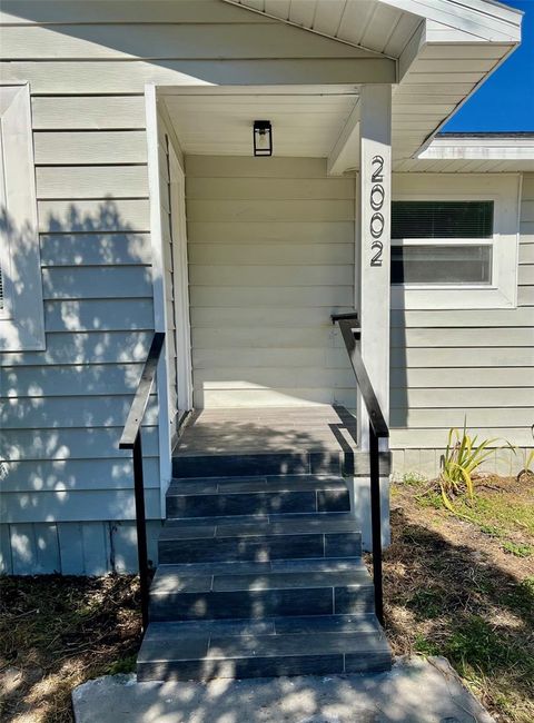 Photo of 2002 E Hanna Avenue, Tampa, FL 33610 (MLS # TB8447429)