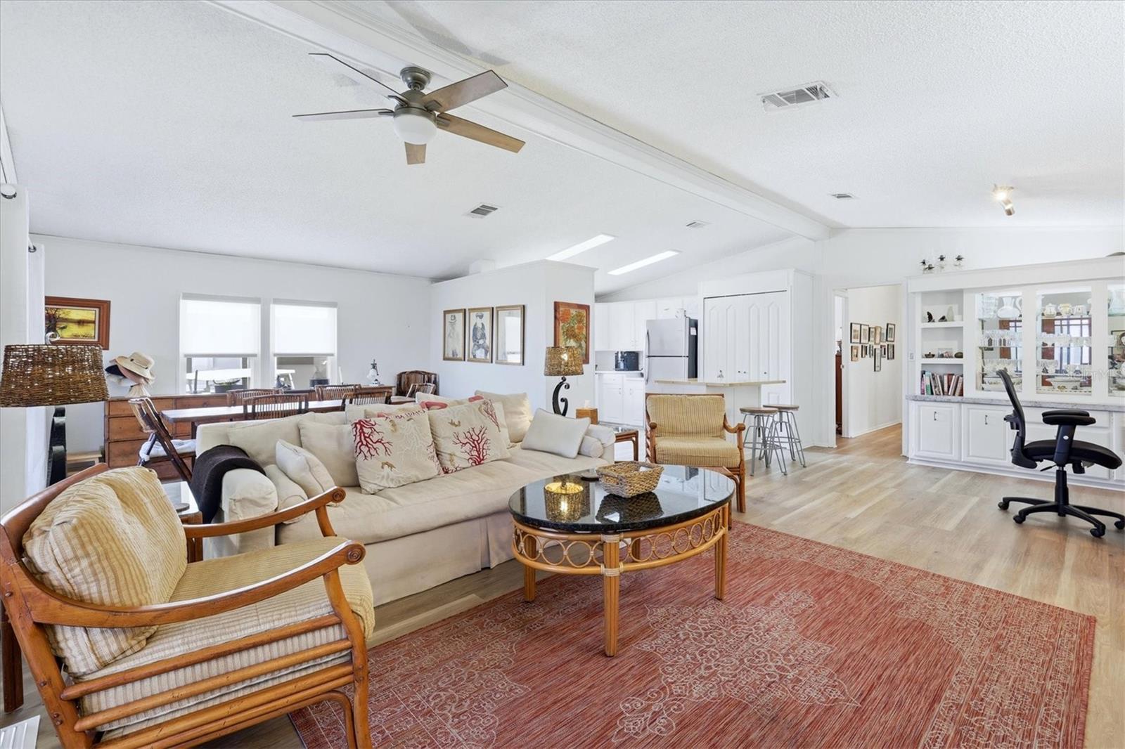 807 SEABROOKE DRIVE