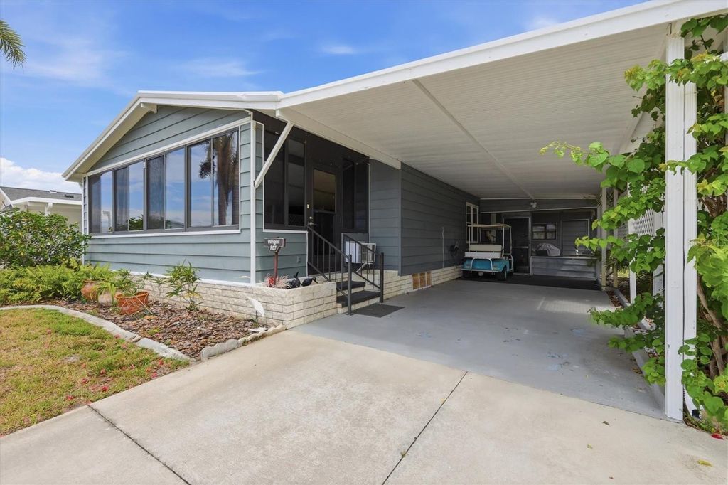 Photo of 807 Seabrooke Drive, Englewood, FL 34223 (MLS # D6147459)