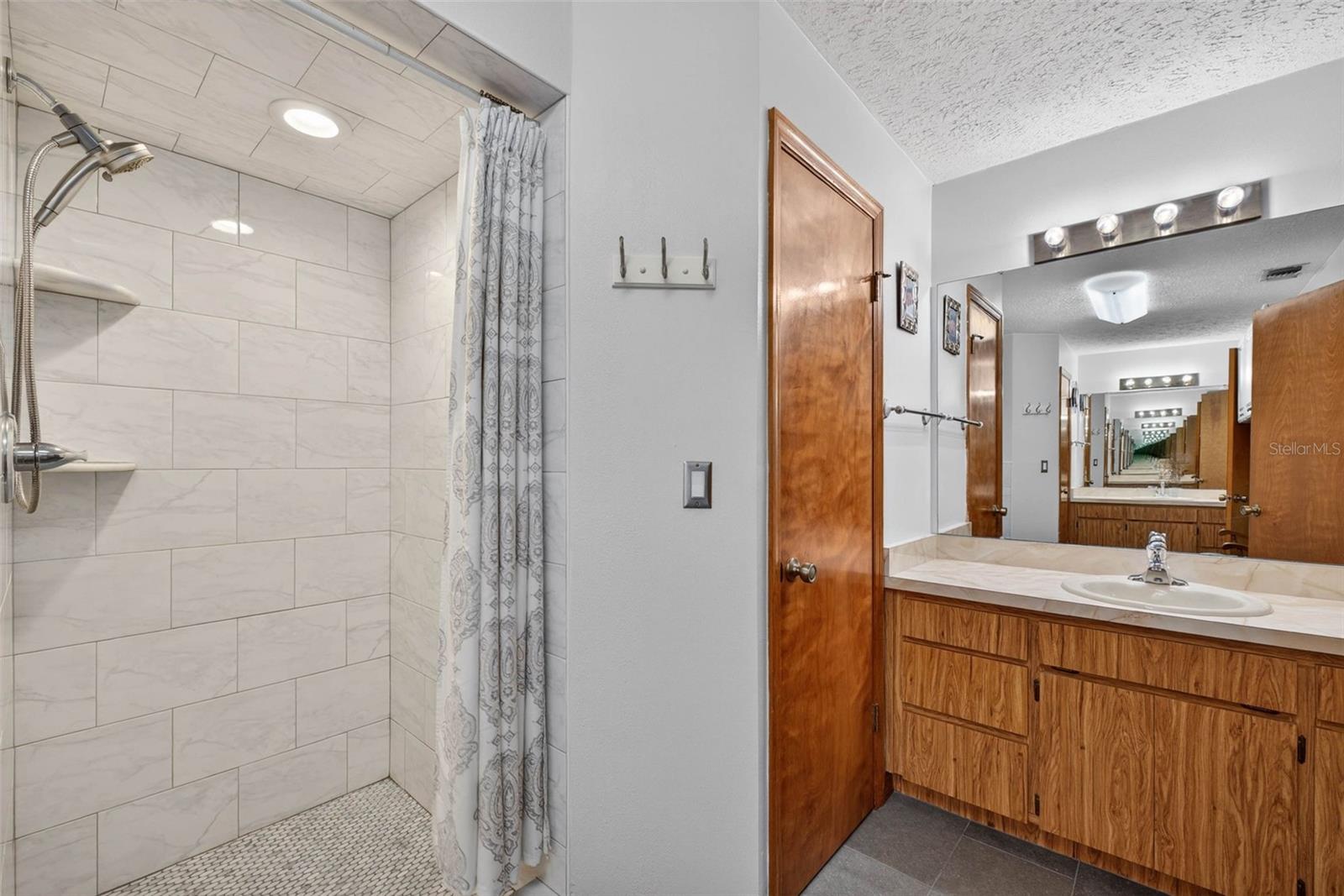 FORT KING ACRES - Residential