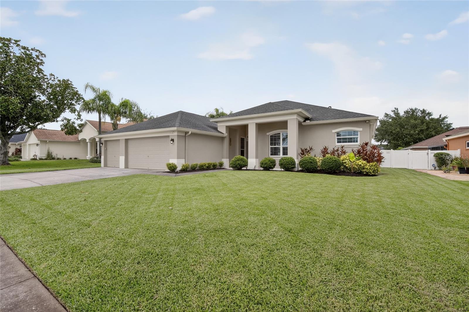 2819 DUNCAN TREE CIRCLE