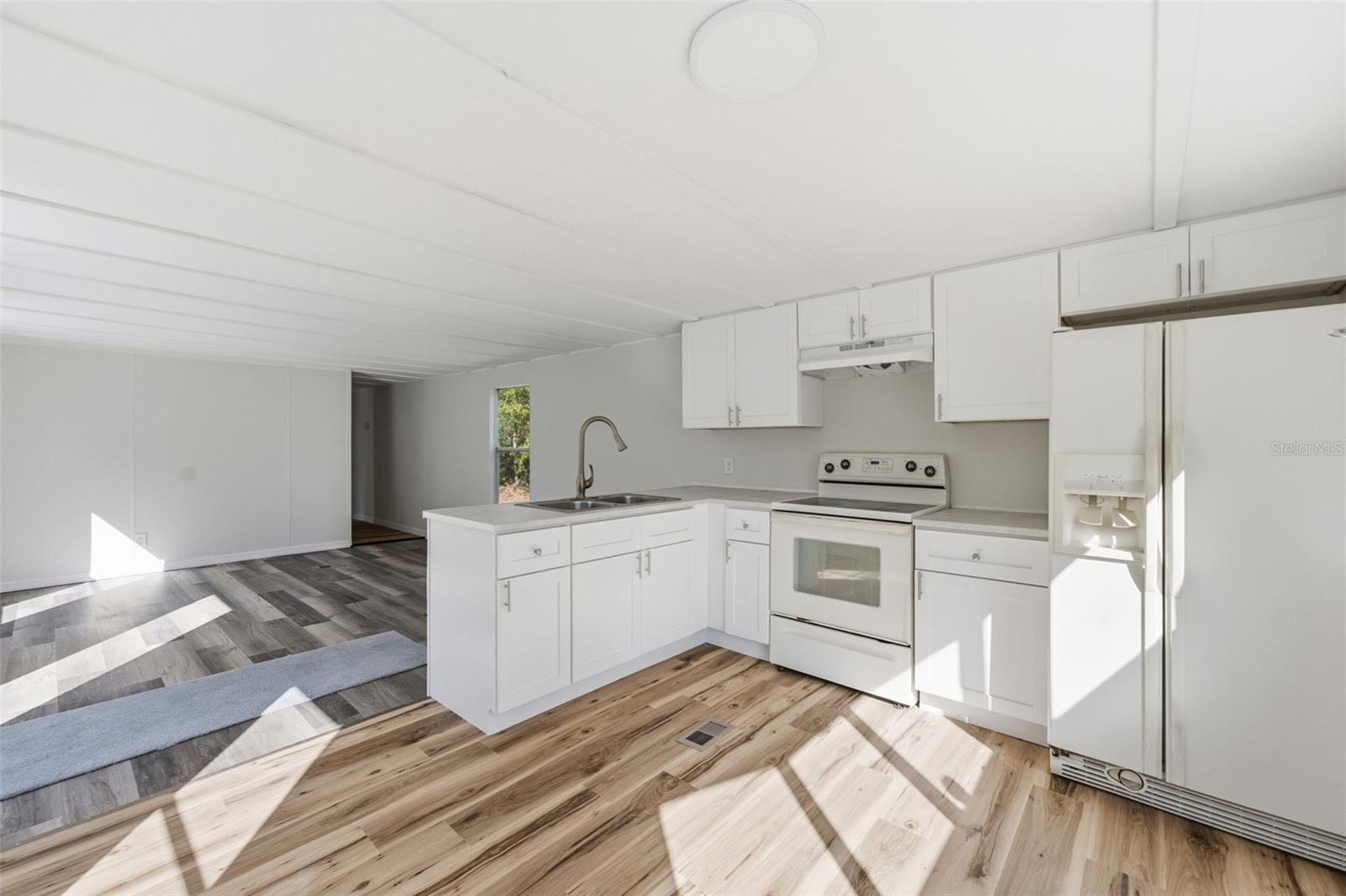 HOLIDAY ACRES UNIT 01 - Residential