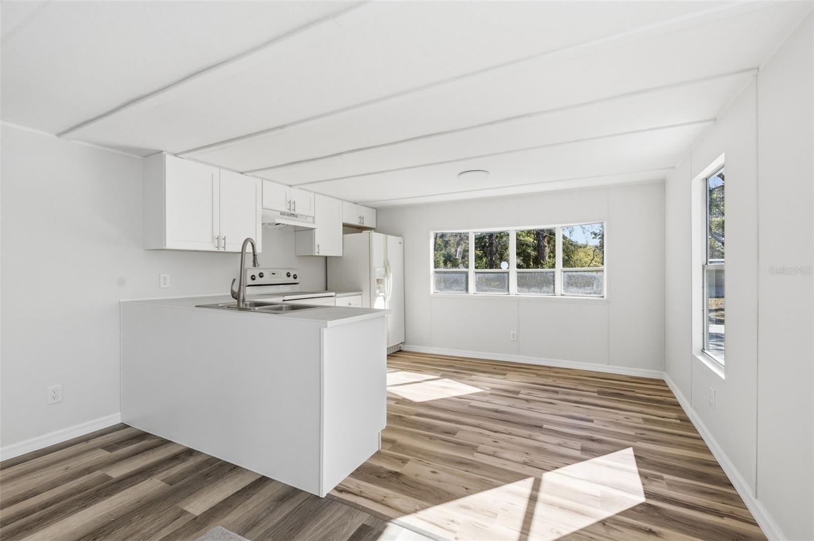 HOLIDAY ACRES UNIT 01 - Residential