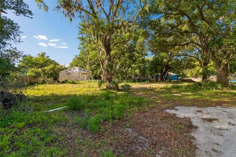 Photo of 1401 Drane Street SE, Plant City, FL 33563 (MLS # TB8493953)