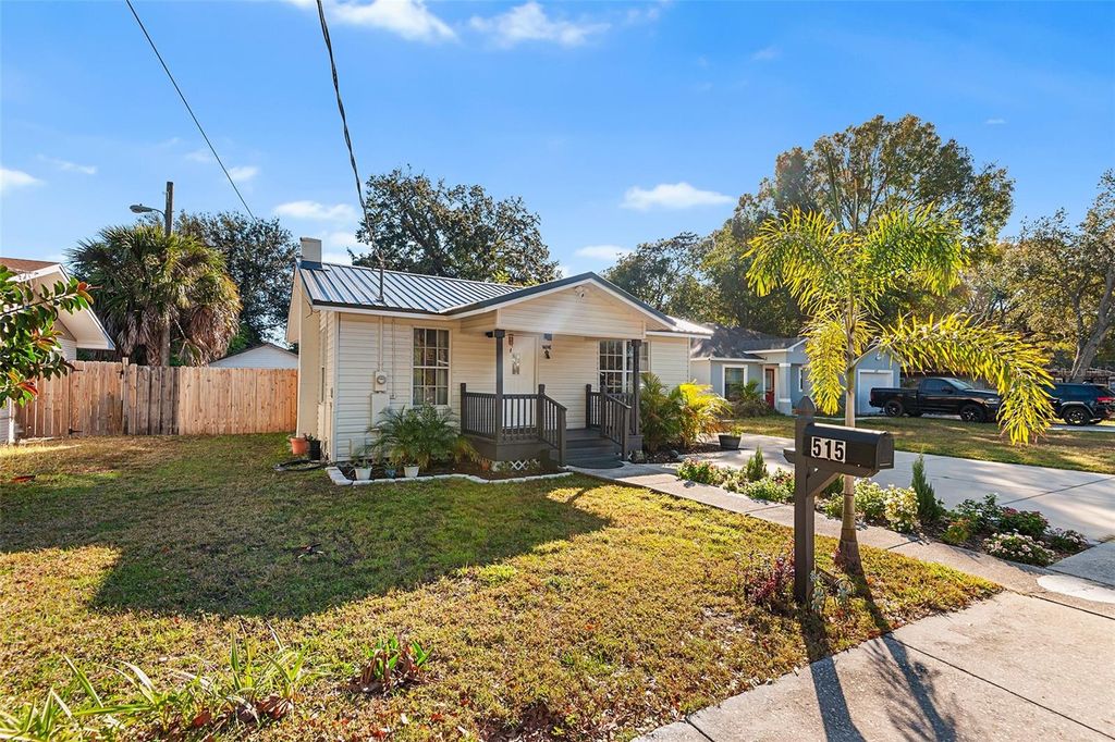 Photo of 515 Walnut Street, Auburndale, FL 33823 (MLS # L4958377)