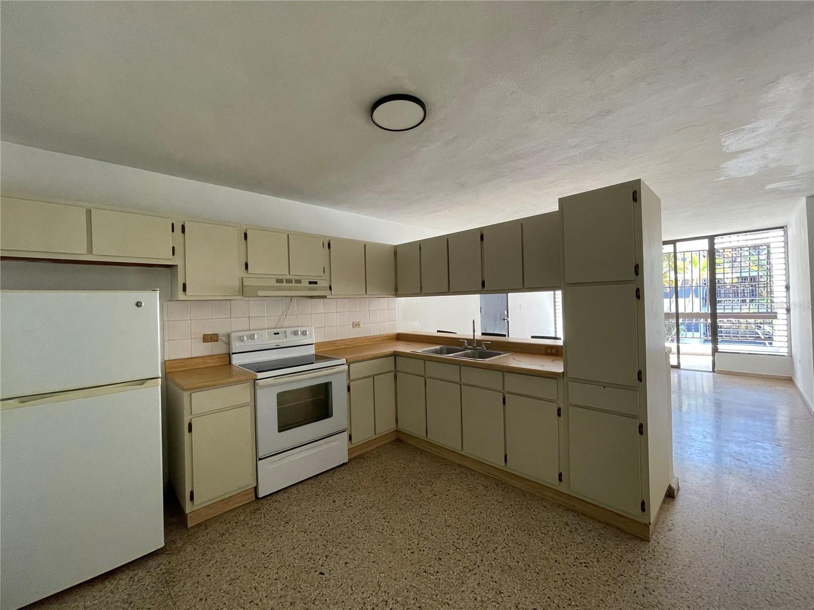 CONDO JOM APARTMENTS, CAGUAS, PR - Residential