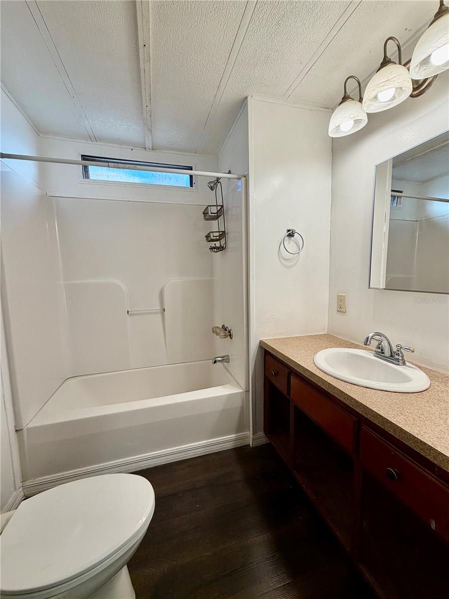 ANGUS VALLEY - Residential Lease