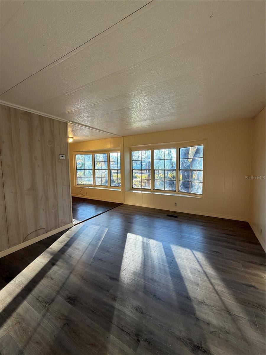 ANGUS VALLEY - Residential Lease