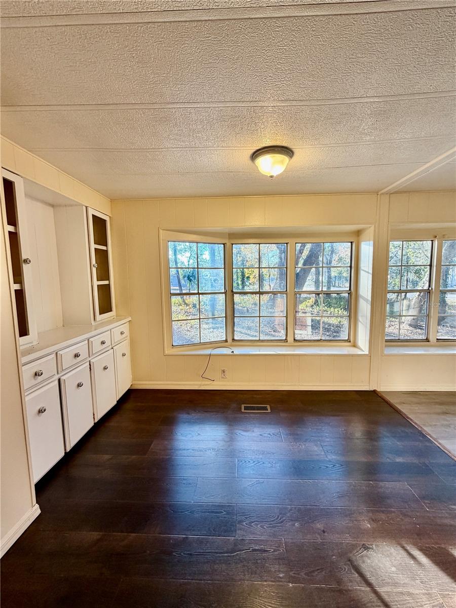 ANGUS VALLEY - Residential Lease