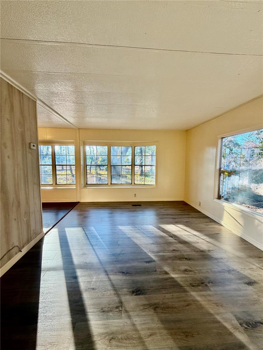 ANGUS VALLEY - Residential Lease