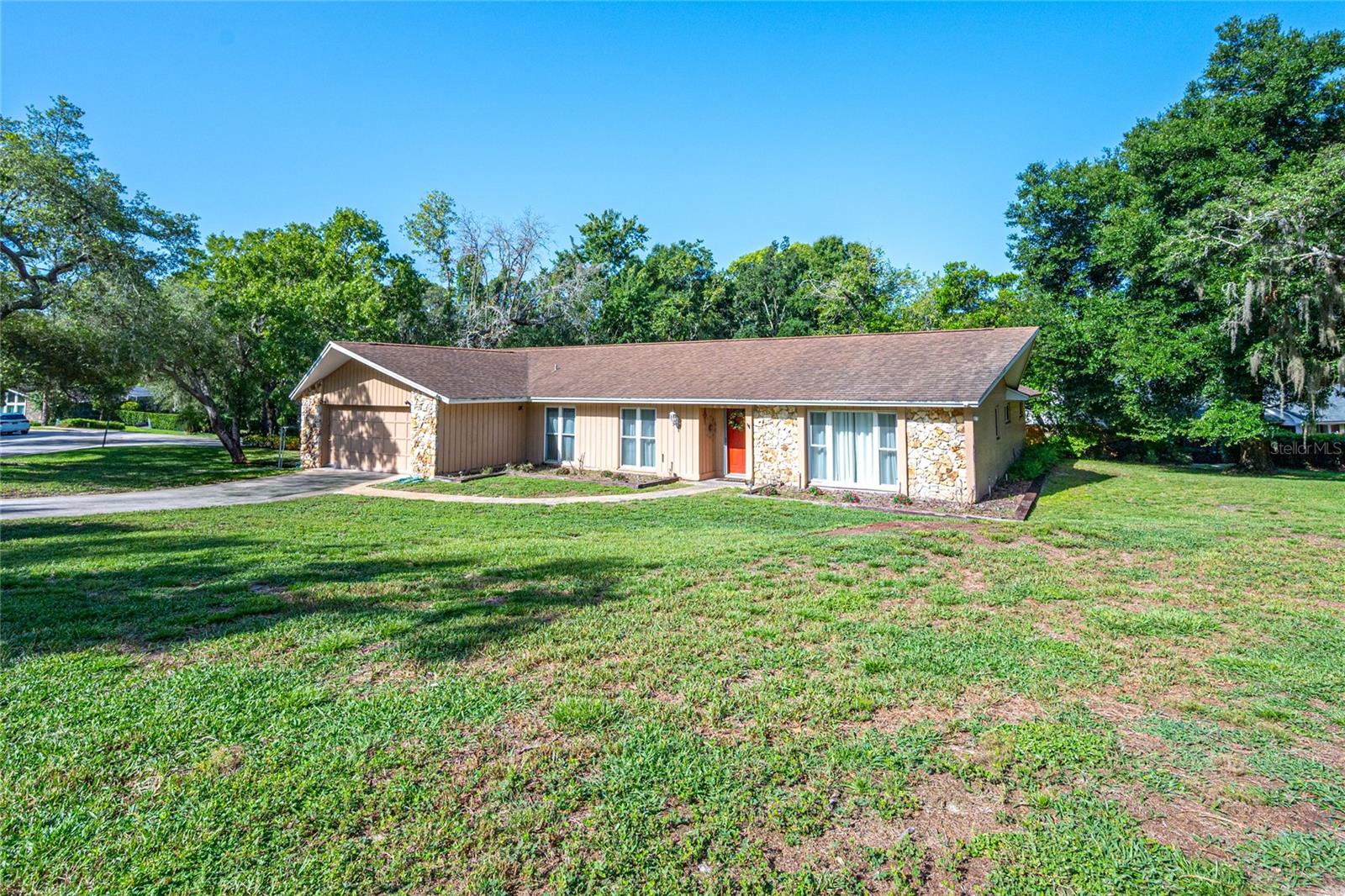 800 SWEETWATER CREEK COURT