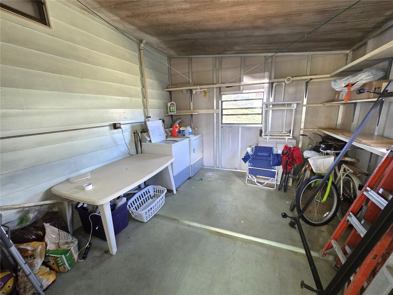 IMPERIAL LAKES - Residential Lease