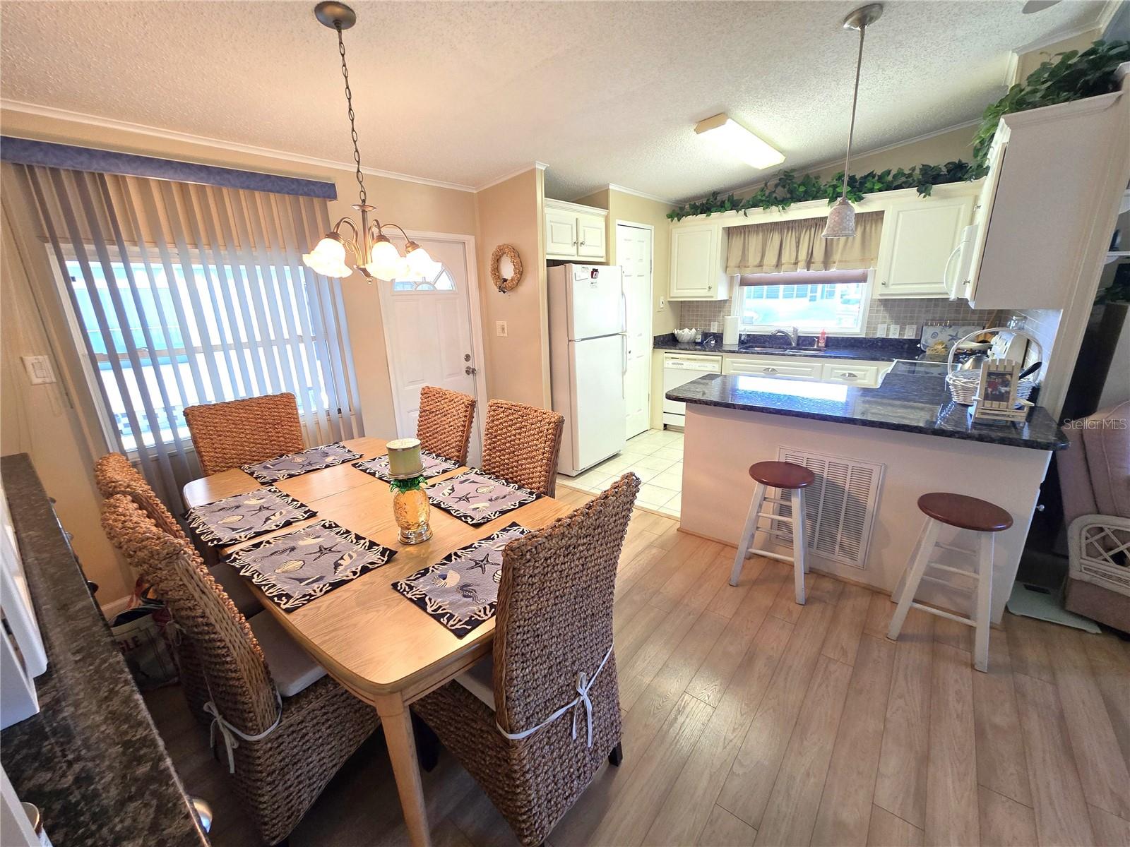 IMPERIAL LAKES - Residential Lease