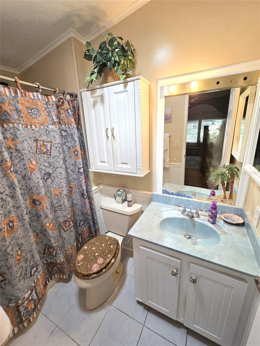 IMPERIAL LAKES - Residential Lease