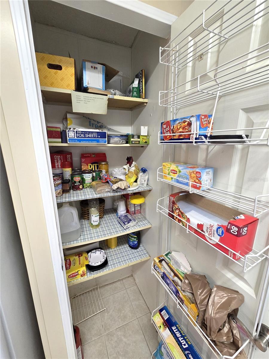 IMPERIAL LAKES - Residential Lease