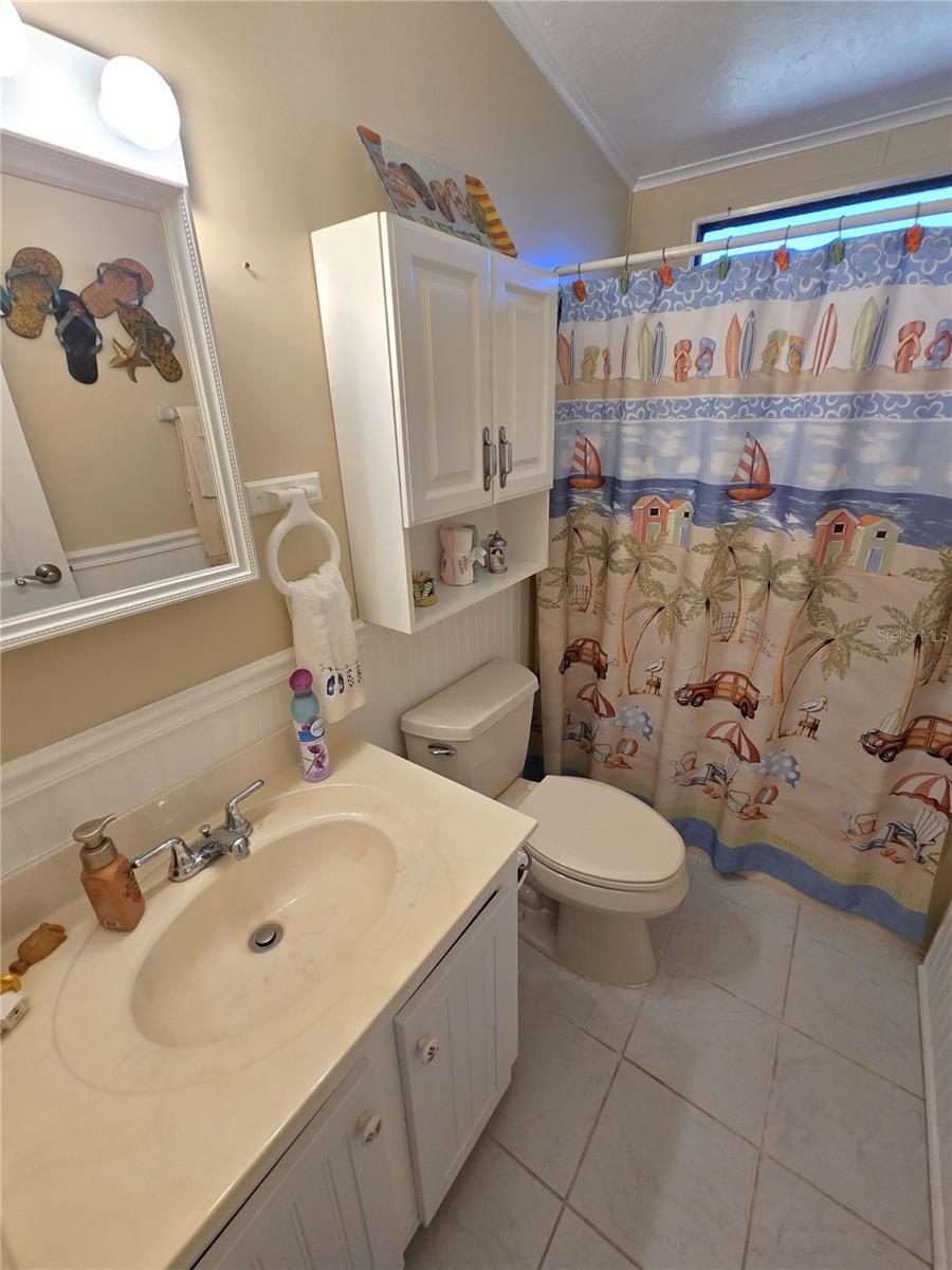 IMPERIAL LAKES - Residential Lease