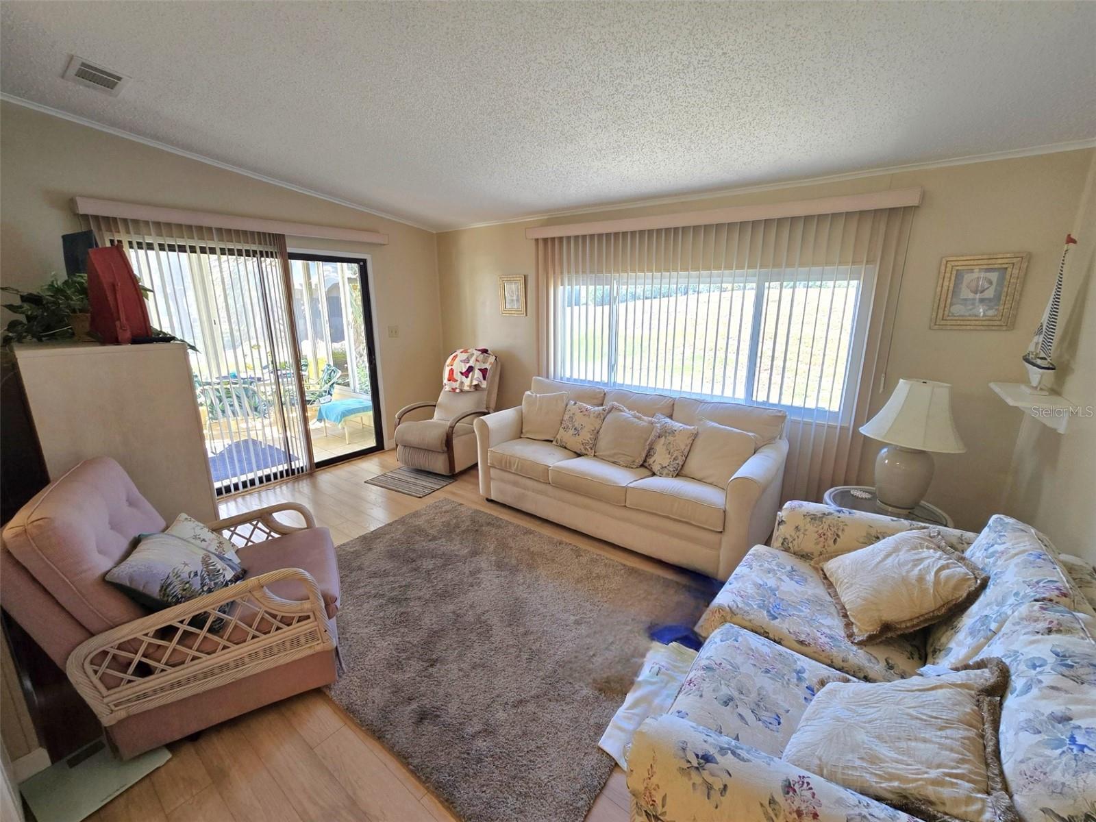 IMPERIAL LAKES - Residential Lease