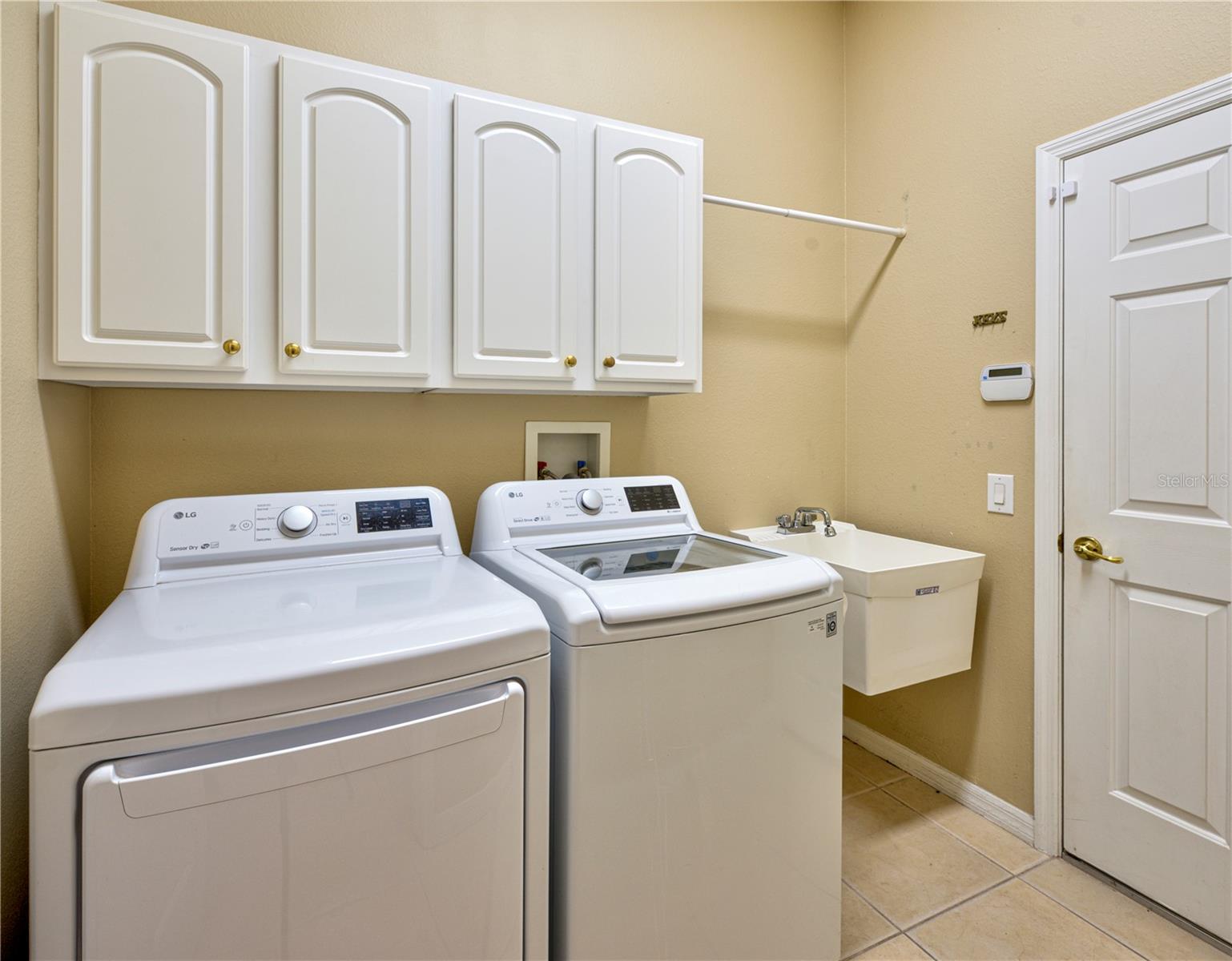 TAMPA PALMS - Residential