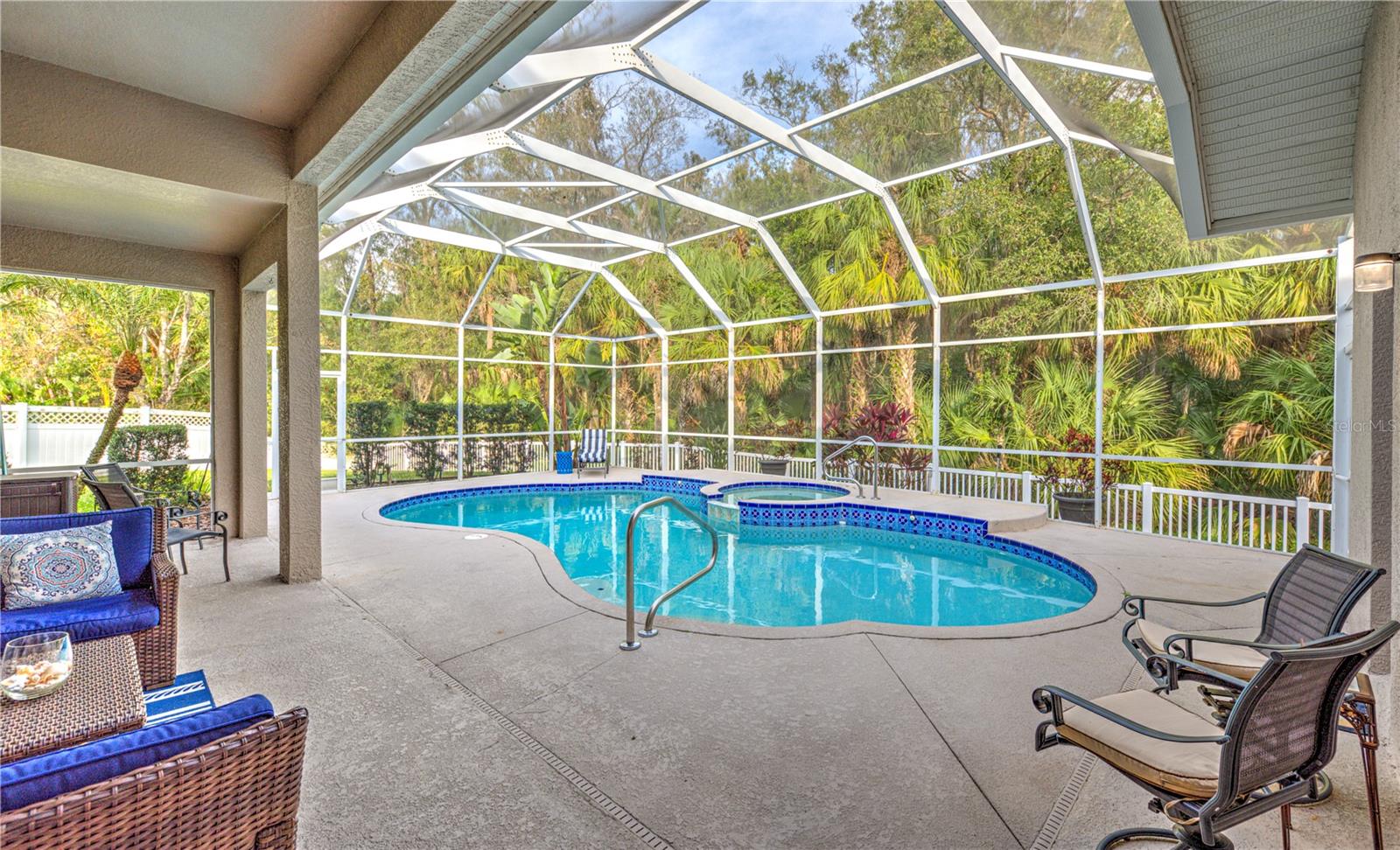 TAMPA PALMS - Residential