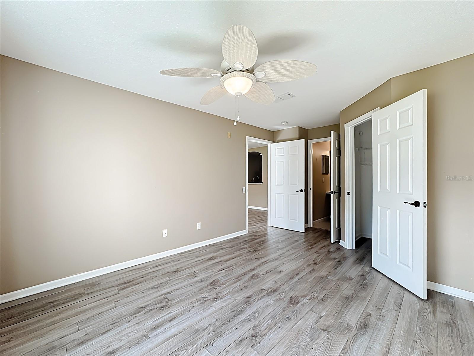 OASIS 02 CONDO PH 04 - Residential Lease