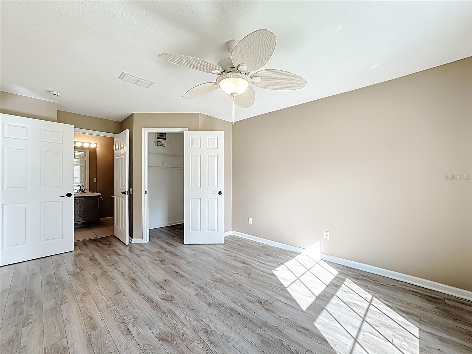 OASIS 02 CONDO PH 04 - Residential Lease